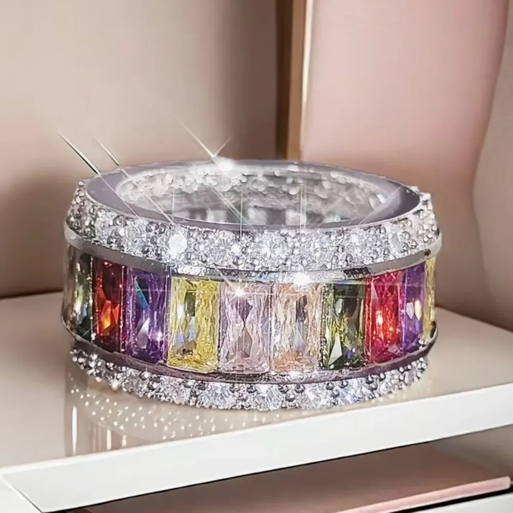 🩷 Stunning New ring with bands of colored crystals & rhinestones size 7 & 8 🩷